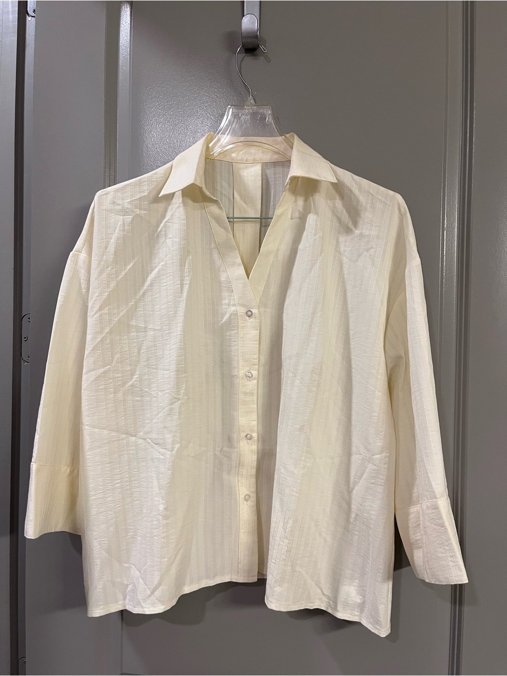 SHEIN Lightweight Cream Button-Front Blouse